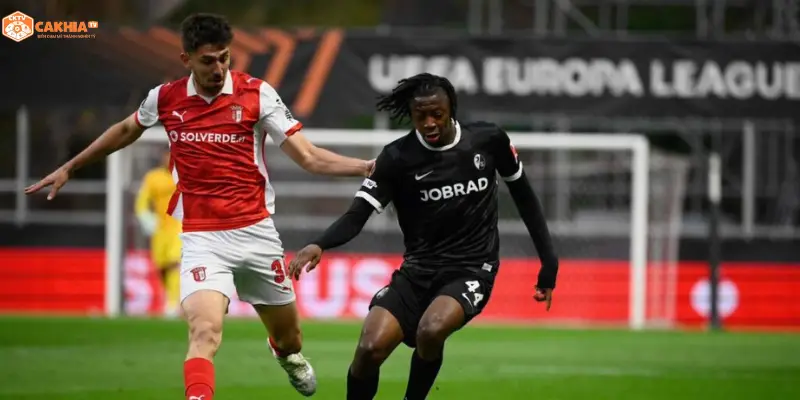 Freiburg vs Sporting Braga tranh chấp quyết liệt tại Europa-Park Stadion
